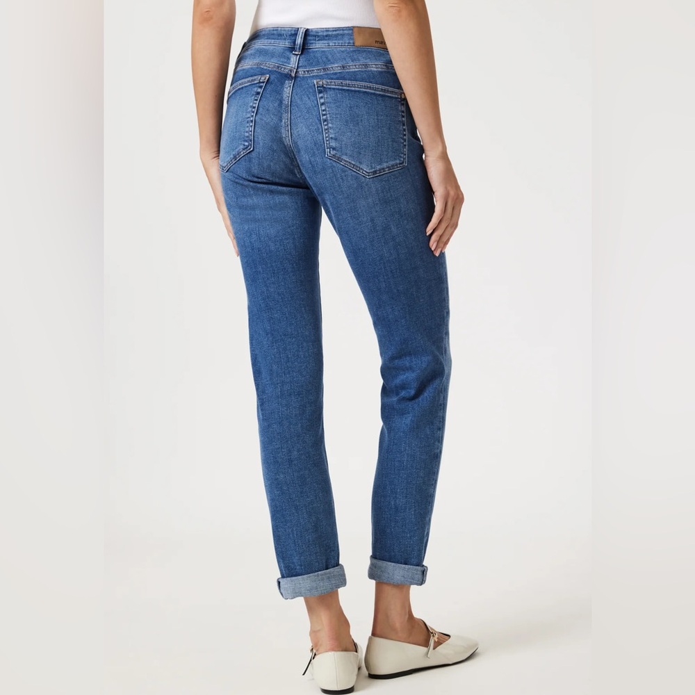 🌙 B55 - Kathleen Slim Boyfriend Jeans
Mid Rise | Mid Brushed Feather Blue